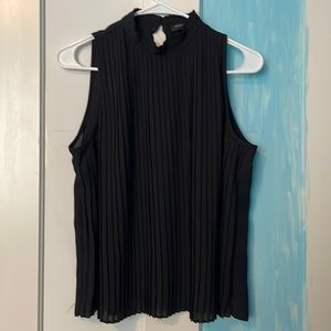 Banana Republic black pleated sleeveless top size small